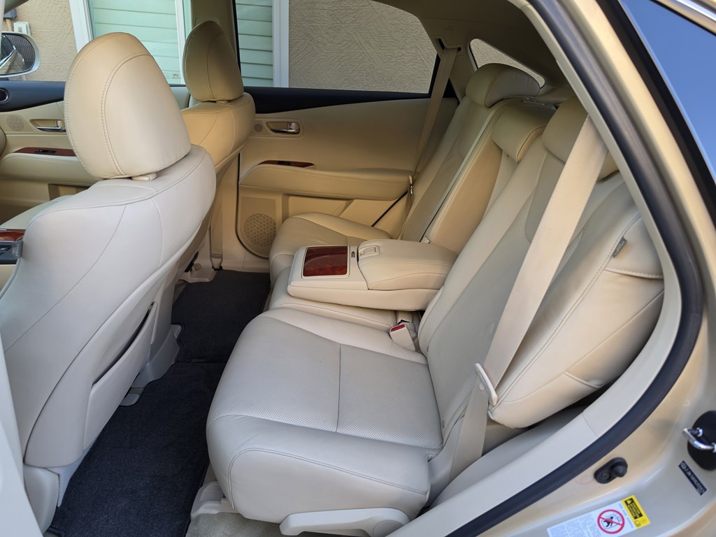 Photo 34 of this LEXUS RX 350