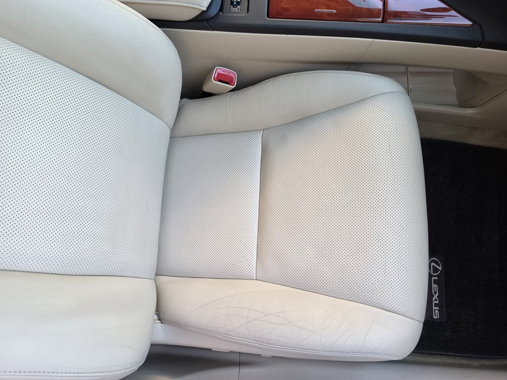 Photo 29 of this LEXUS RX 350