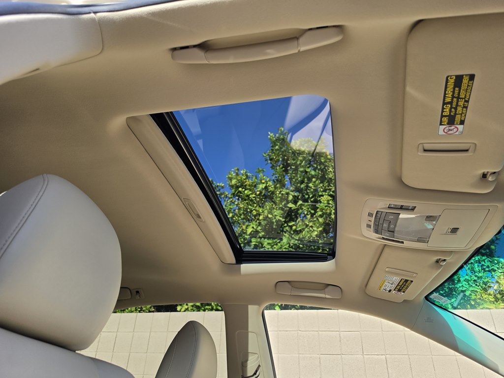 Photo 64 of this LEXUS RX 350