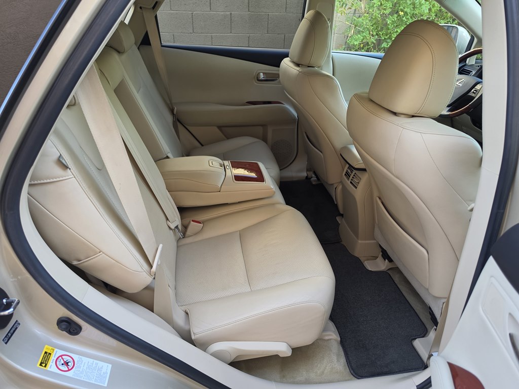 Photo 32 of this LEXUS RX 350