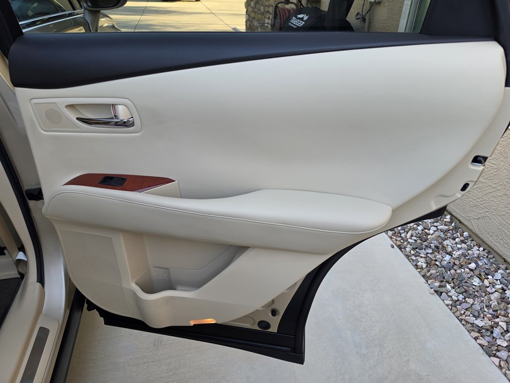 Photo 33 of this LEXUS RX 350