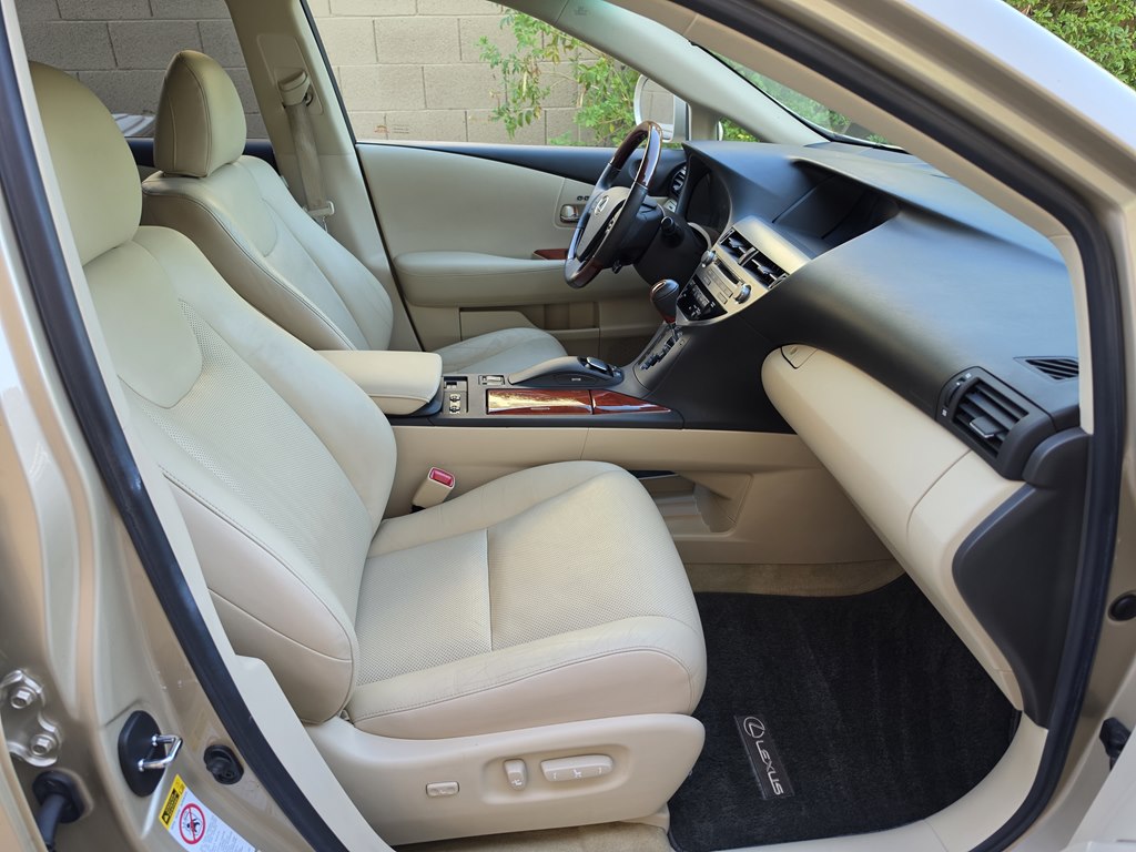 Photo 28 of this LEXUS RX 350