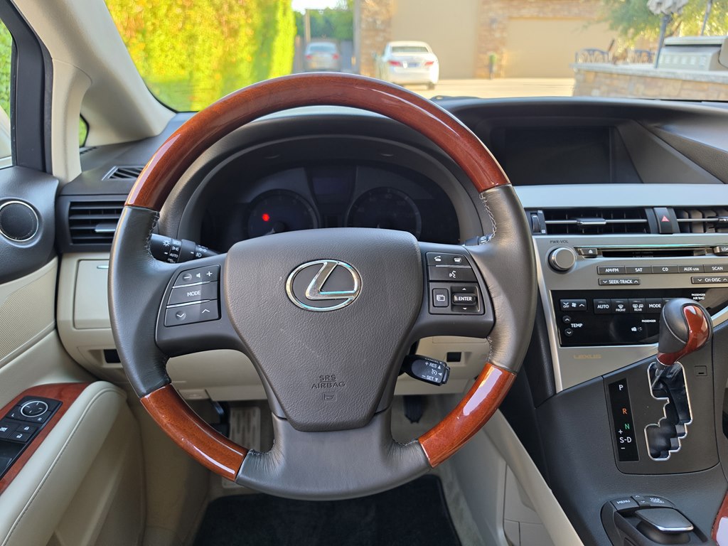 Photo 40 of this LEXUS RX 350