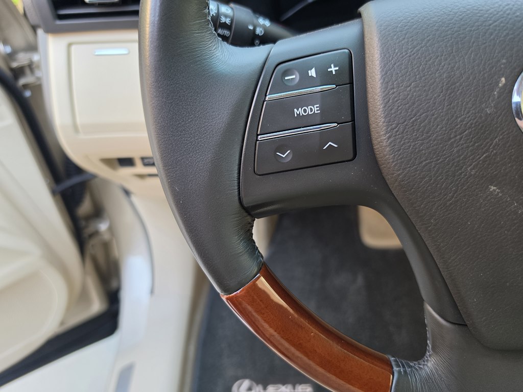 Photo 39 of this LEXUS RX 350