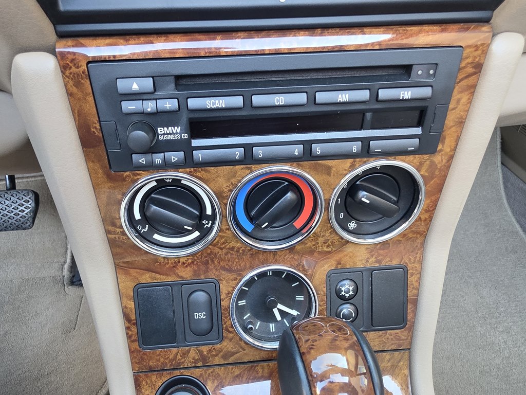 Photo 46 of this BMW Z3