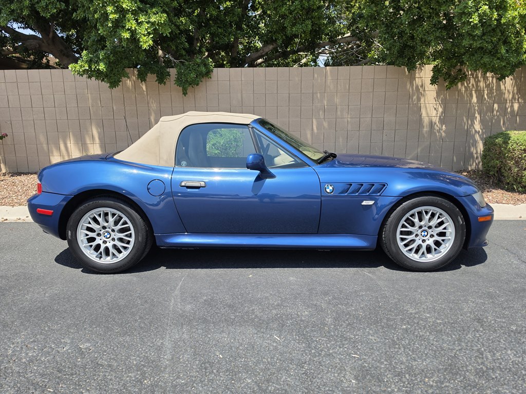 Photo 2 of this BMW Z3