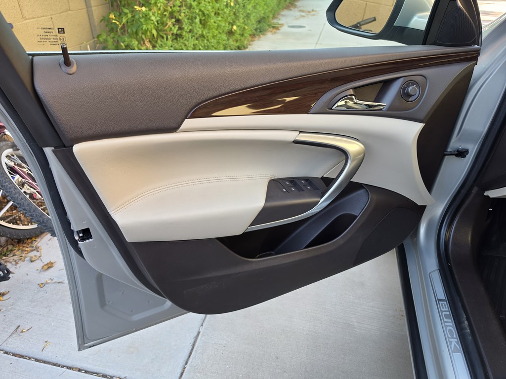 Photo 38 of this BUICK REGAL