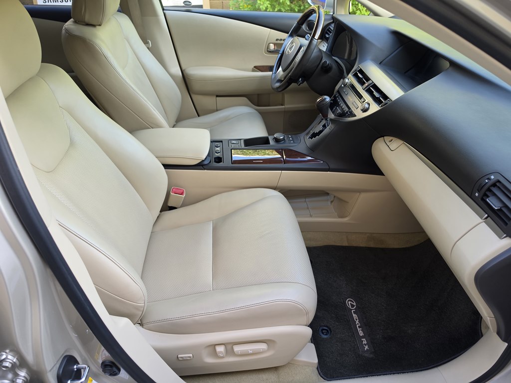 Photo 25 of this LEXUS RX 350