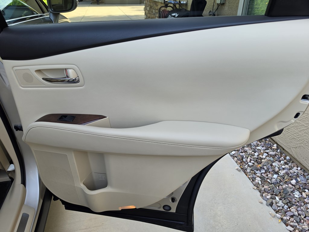 Photo 31 of this LEXUS RX 350