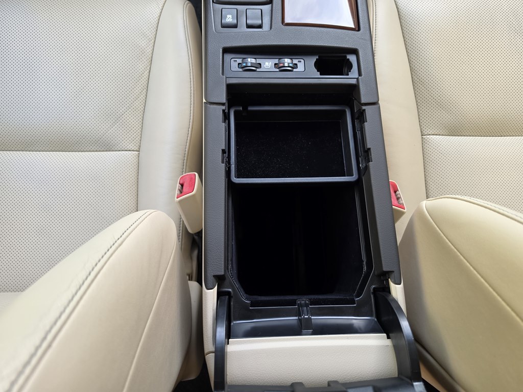 Photo 52 of this LEXUS RX 350