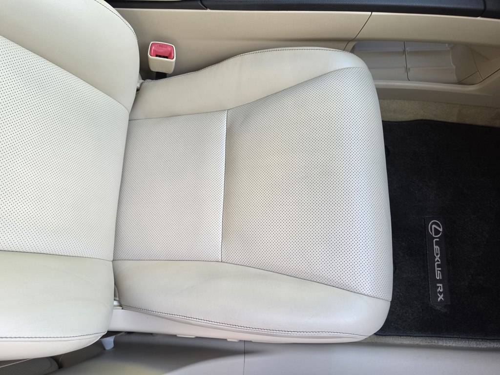 Photo 26 of this LEXUS RX 350
