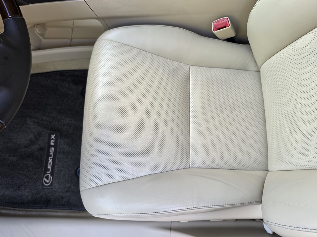 Photo 35 of this LEXUS RX 350