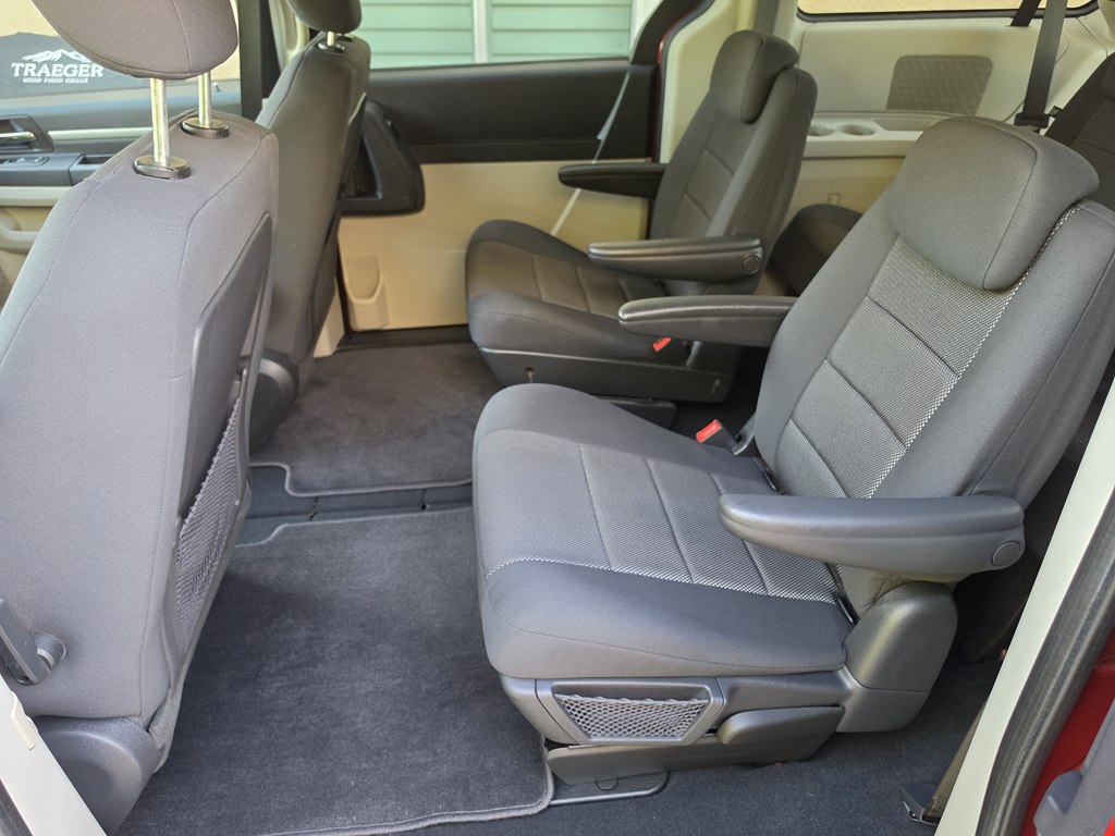 Photo 32 of this DODGE GRAND CARAVAN