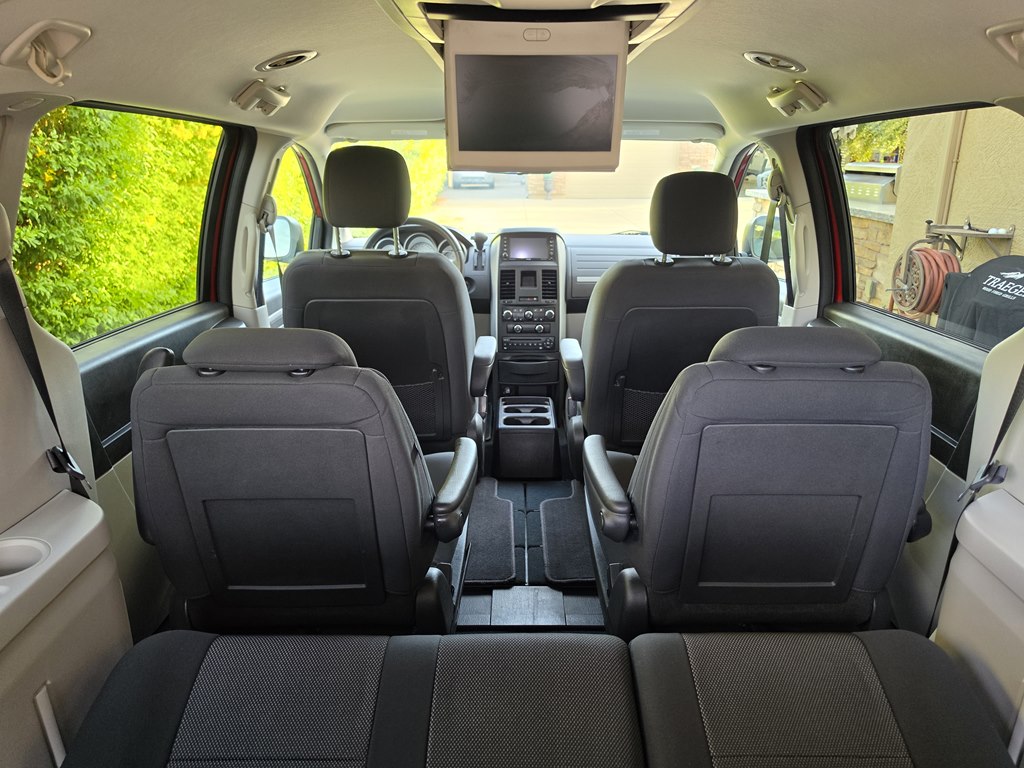 Photo 43 of this DODGE GRAND CARAVAN