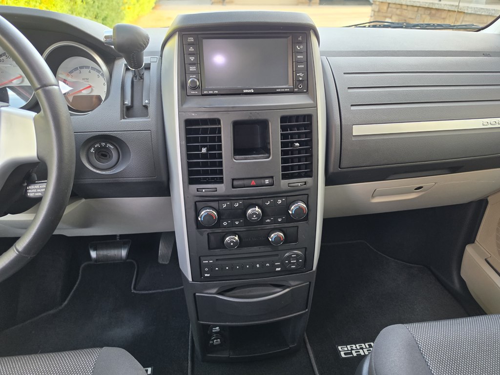 Photo 40 of this DODGE GRAND CARAVAN