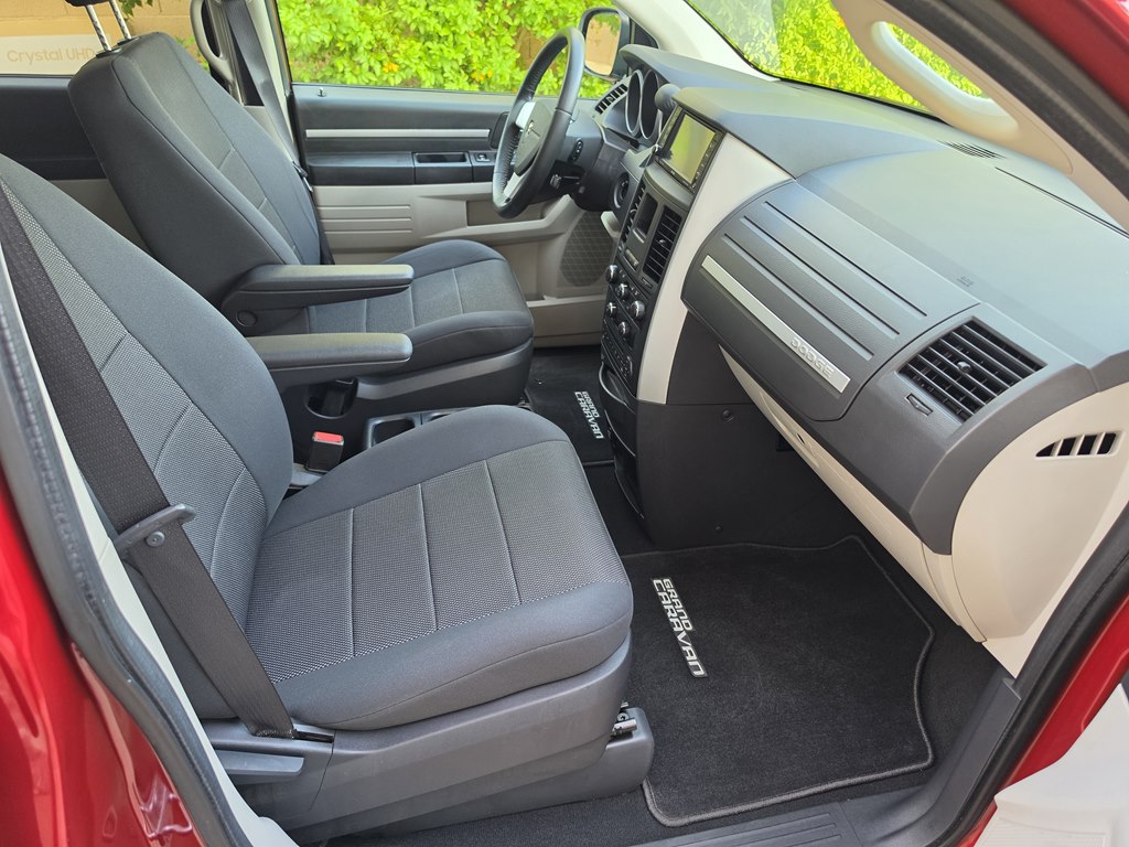 Photo 25 of this DODGE GRAND CARAVAN