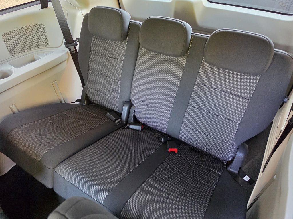 Photo 31 of this DODGE GRAND CARAVAN