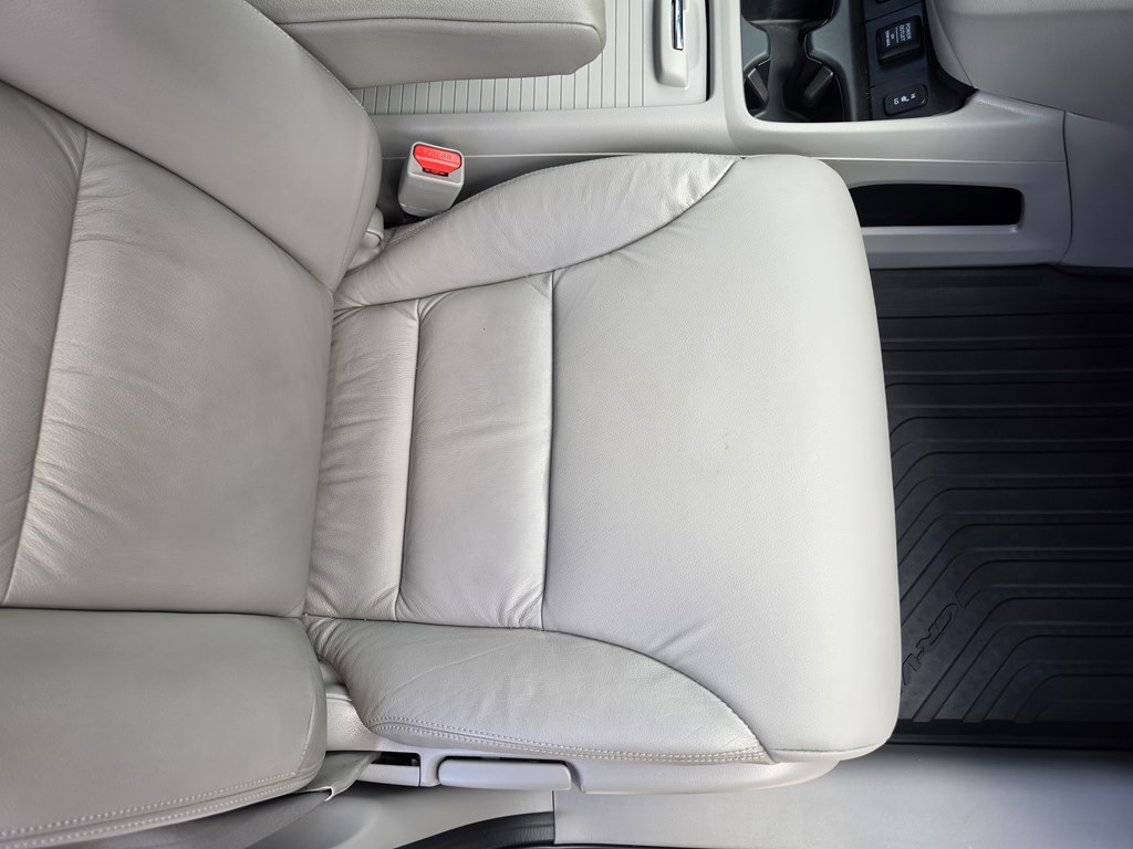 Photo 27 of this HONDA CR-V