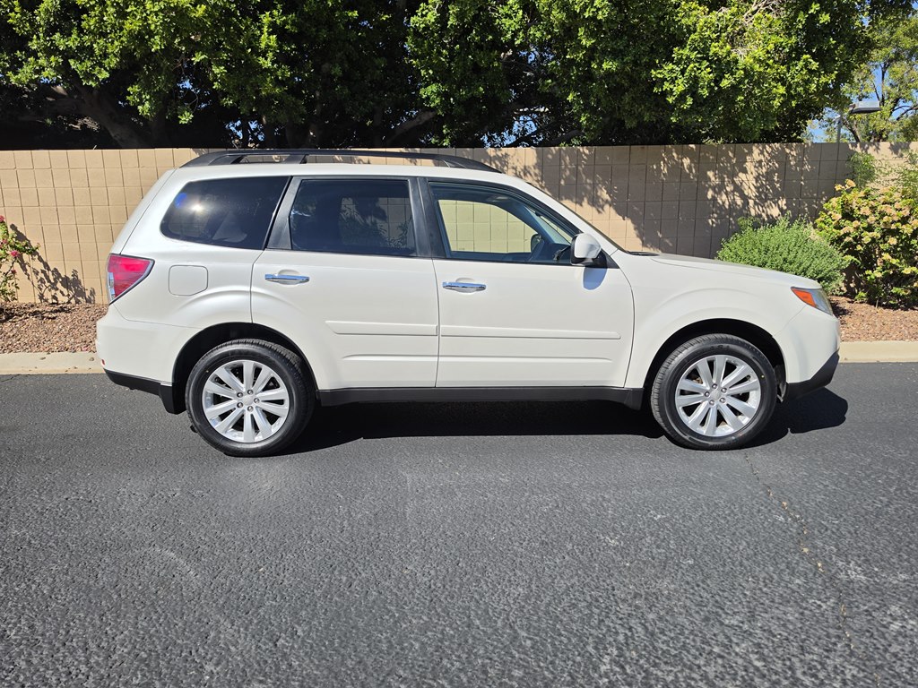 Photo 2 of this SUBARU FORESTER