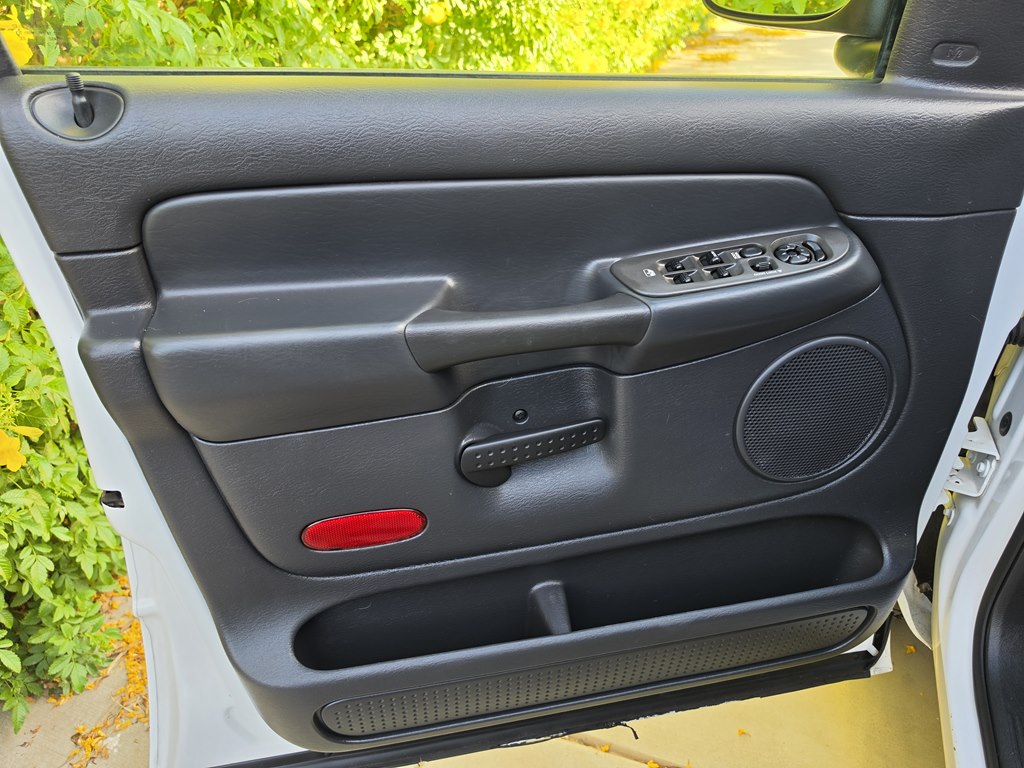 Photo 34 of this DODGE RAM 1500