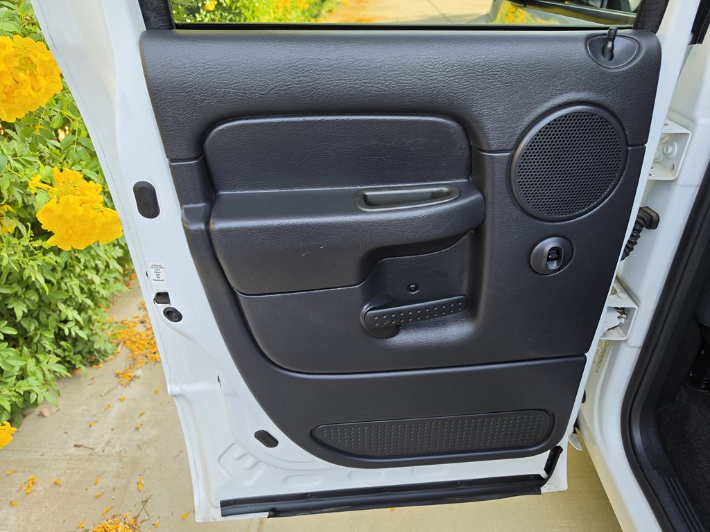 Photo 30 of this DODGE RAM 1500