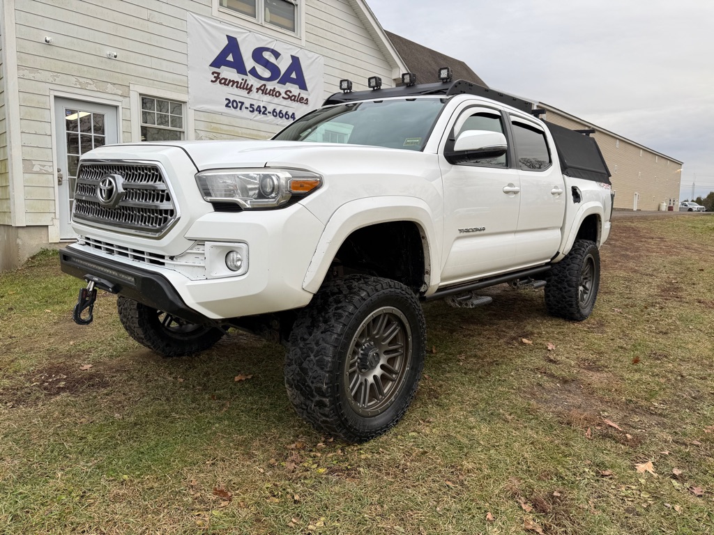 2016 Toyota Tacoma TRD Off Road's photo