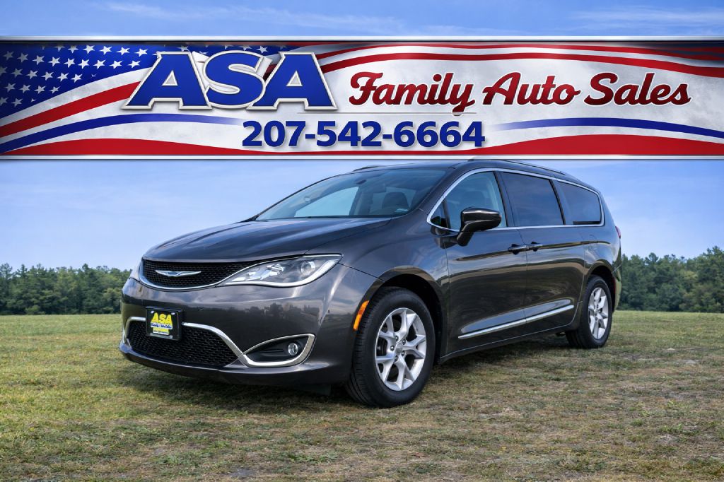 2020 Chrysler Pacifica Limited's photo