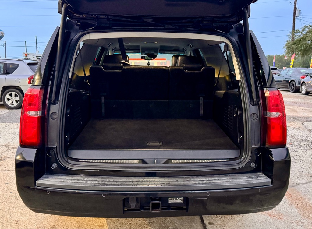 Photo 16 of this CHEVROLET SUBURBAN