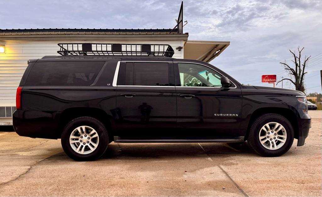 Photo 4 of this CHEVROLET SUBURBAN