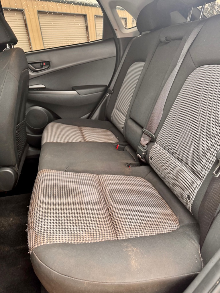 Photo 12 of this HYUNDAI KONA