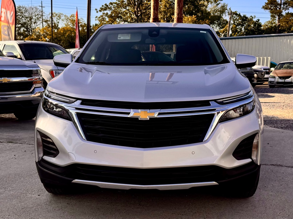 Photo 2 of this CHEVROLET EQUINOX