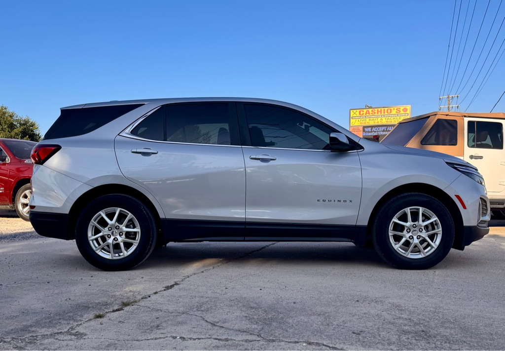 Photo 4 of this CHEVROLET EQUINOX