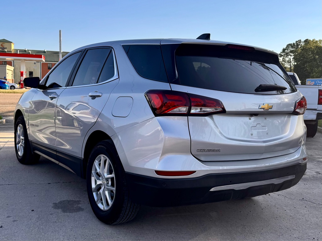 Photo 7 of this CHEVROLET EQUINOX