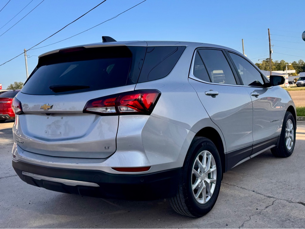 Photo 5 of this CHEVROLET EQUINOX