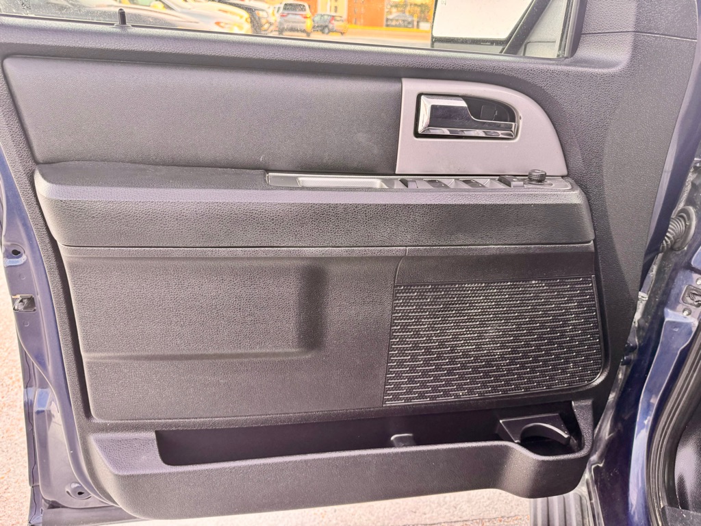 Photo 10 of this FORD EXPEDITION