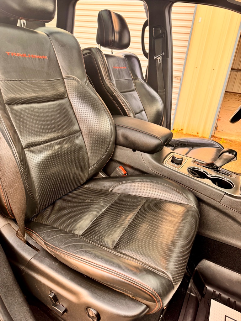 Photo 13 of this JEEP GRAND CHEROKEE
