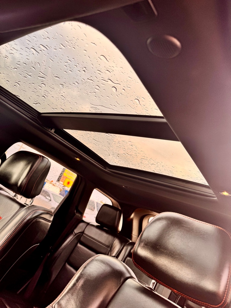 Photo 16 of this JEEP GRAND CHEROKEE