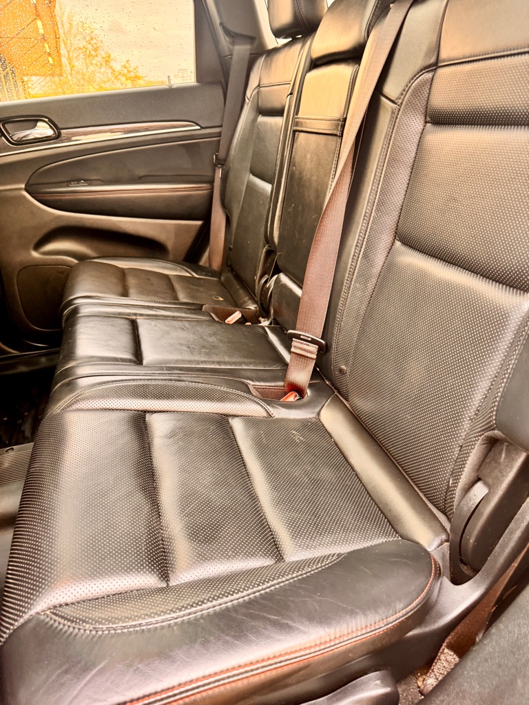 Photo 14 of this JEEP GRAND CHEROKEE
