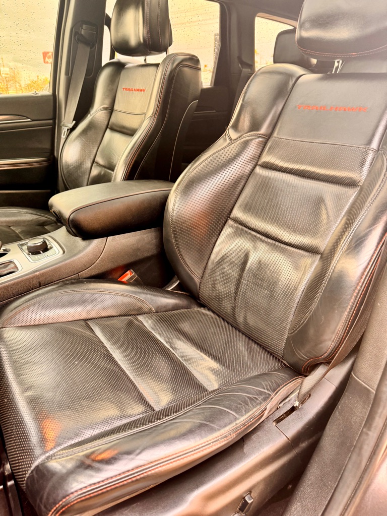 Photo 11 of this JEEP GRAND CHEROKEE