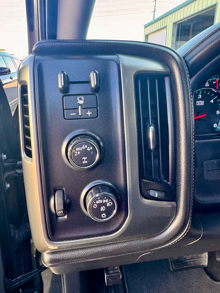 Photo 17 of this CHEVROLET SILVERADO 1500