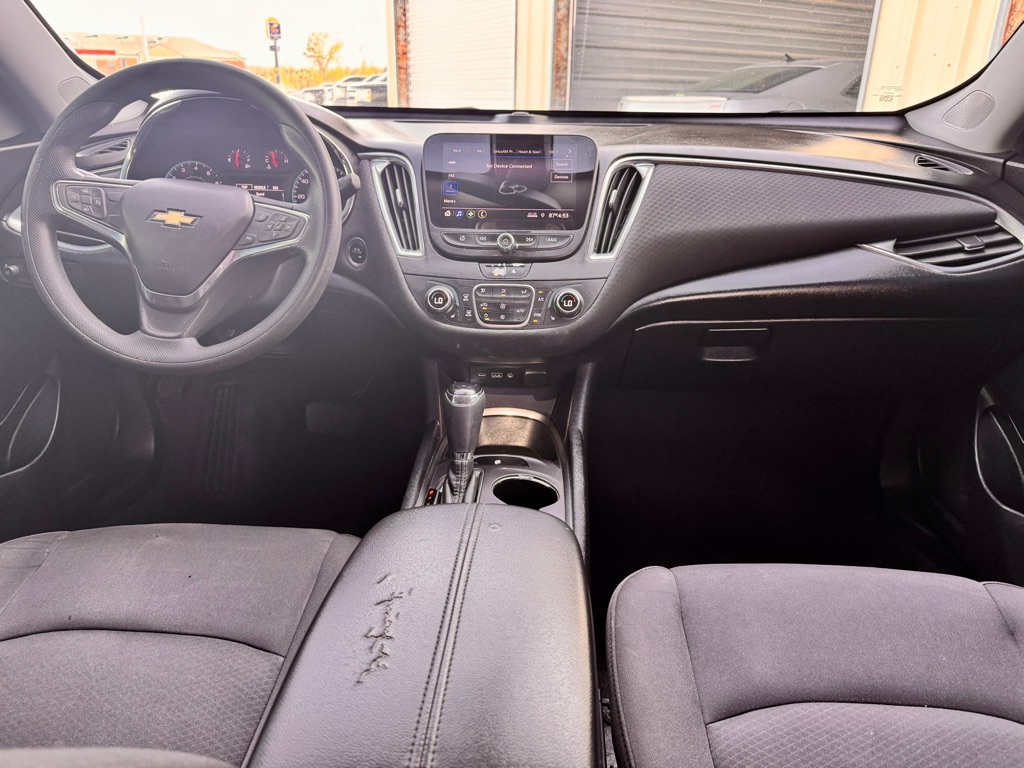 Photo 12 of this CHEVROLET MALIBU