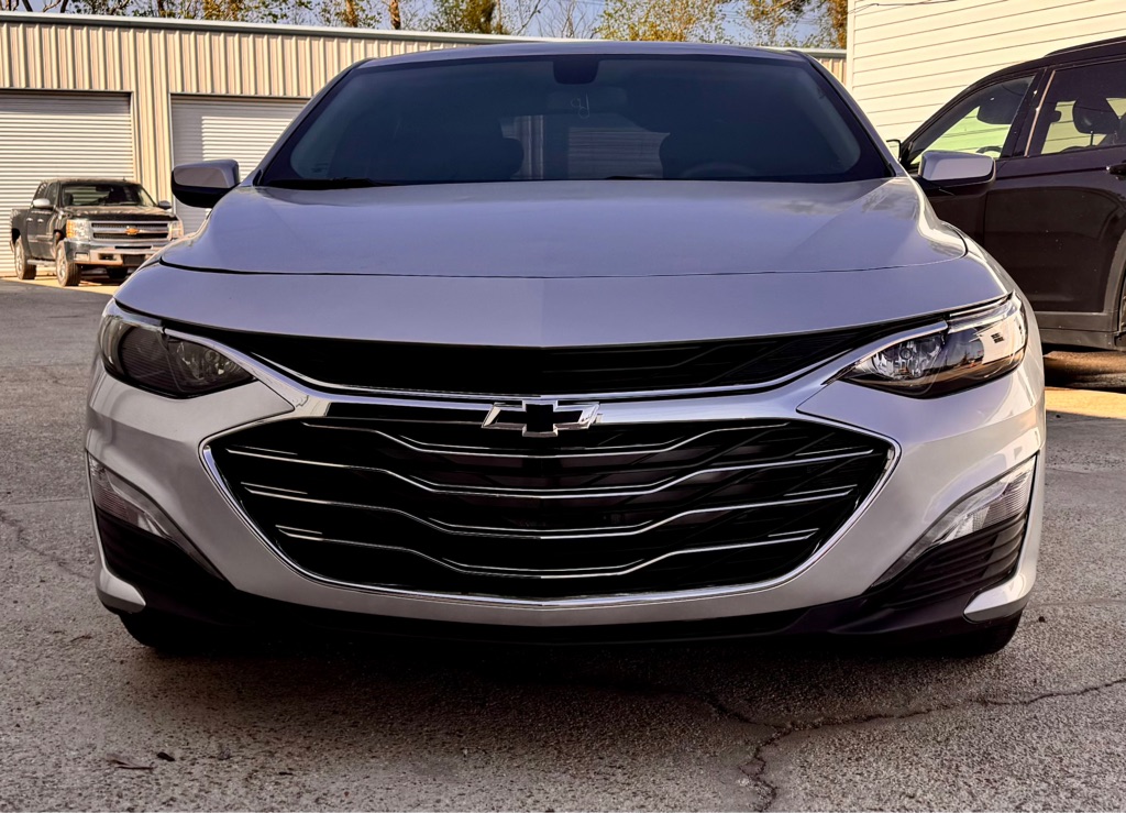 Photo 2 of this CHEVROLET MALIBU