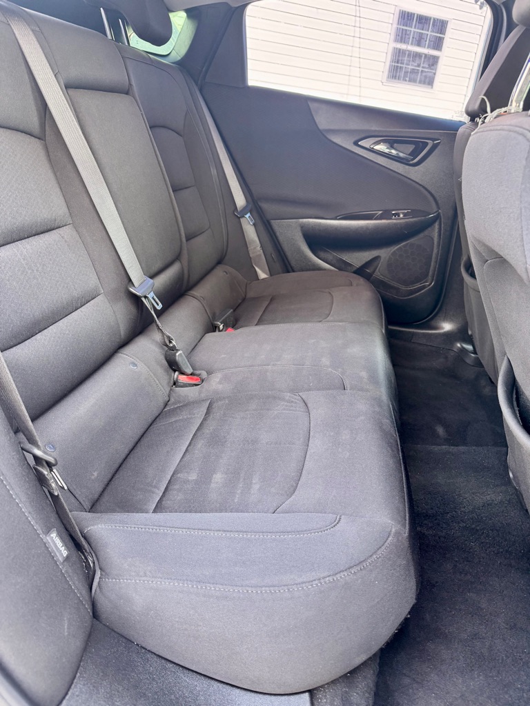 Photo 15 of this CHEVROLET MALIBU