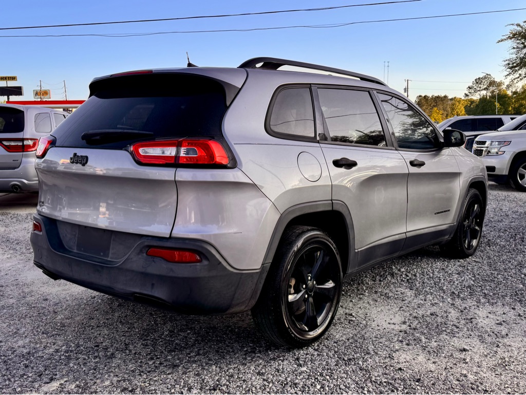 Photo 5 of this JEEP CHEROKEE