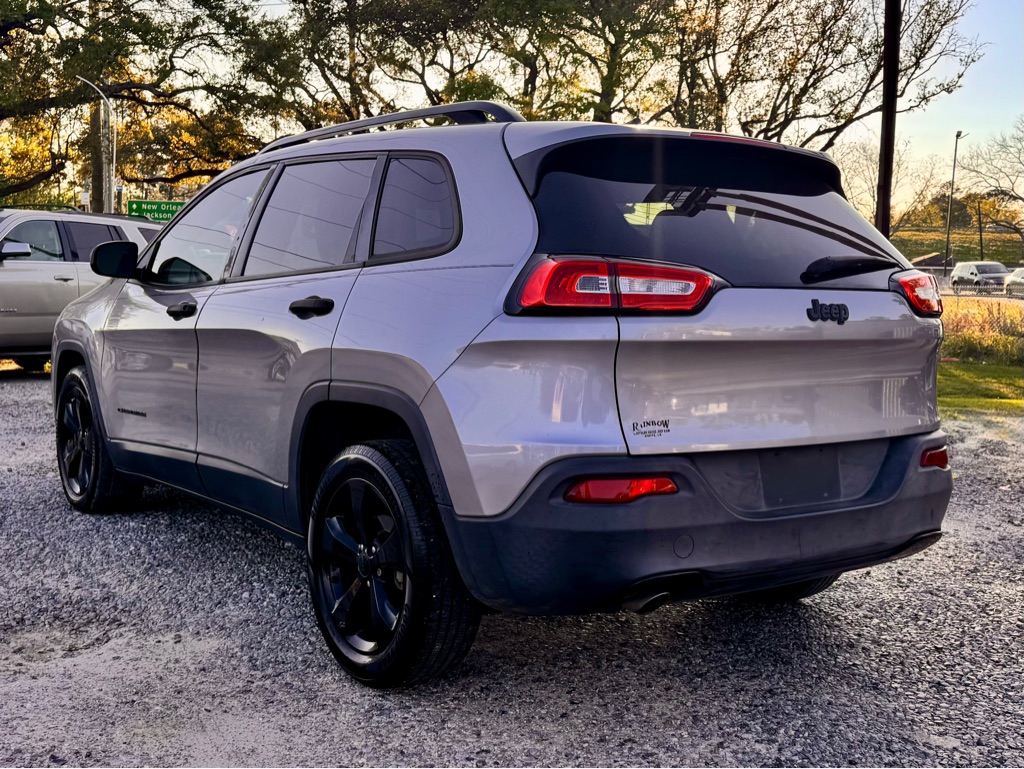 Photo 7 of this JEEP CHEROKEE