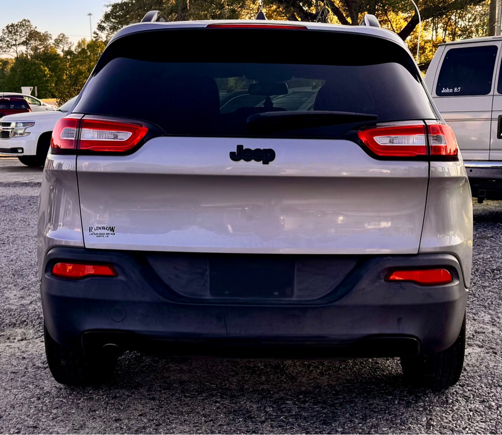 Photo 6 of this JEEP CHEROKEE