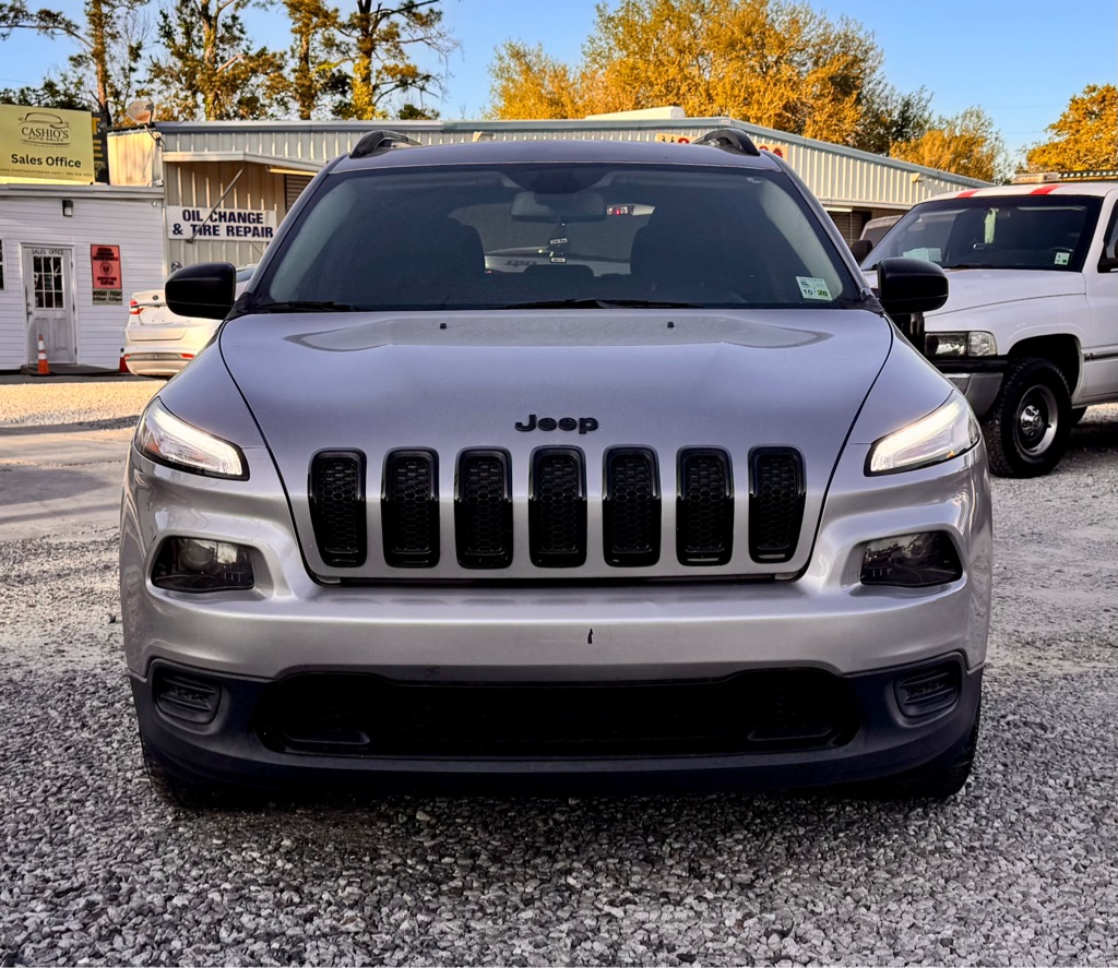 Photo 2 of this JEEP CHEROKEE