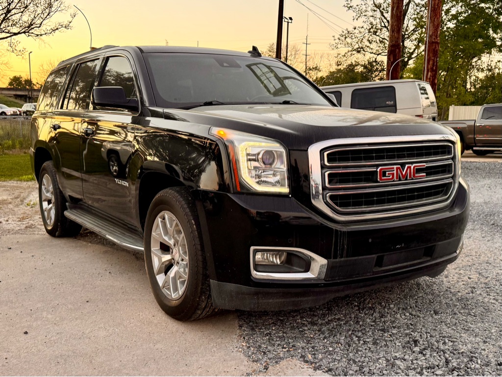 Photo 2 of this GMC YUKON
