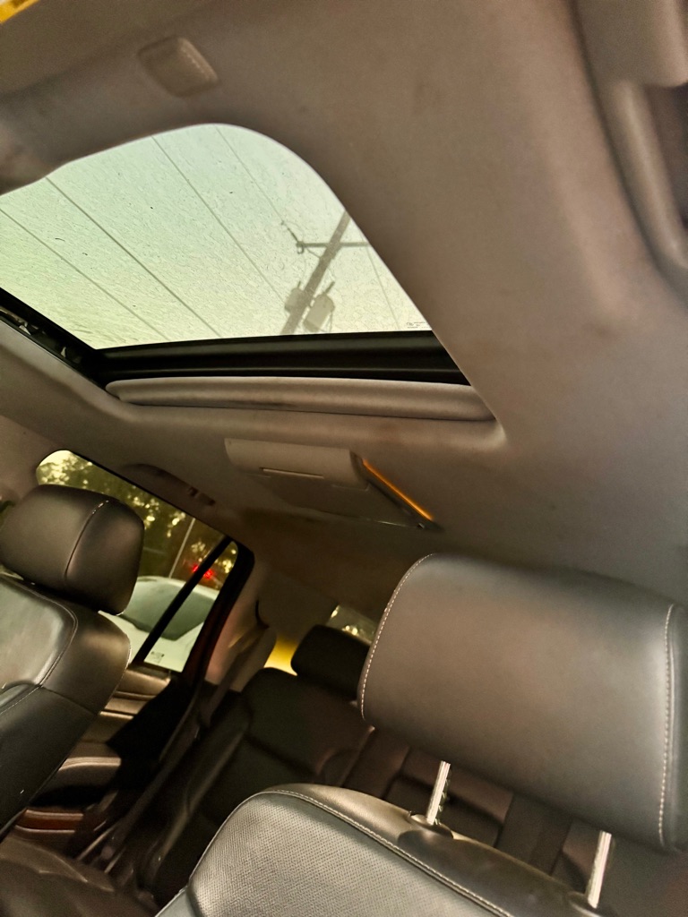 Photo 12 of this GMC YUKON