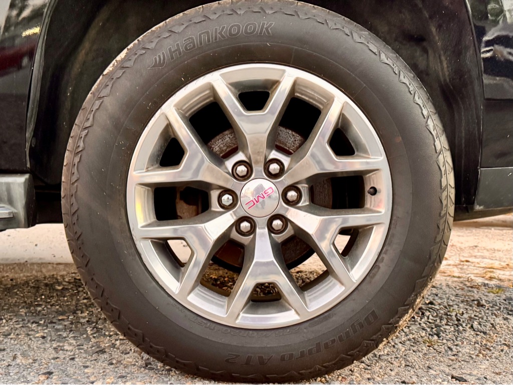 Photo 8 of this GMC YUKON